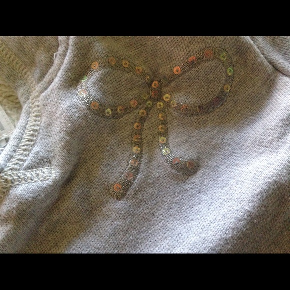 Gray Old Navy Pullover Hoodie with Soft Hood - Picture 2 of 4